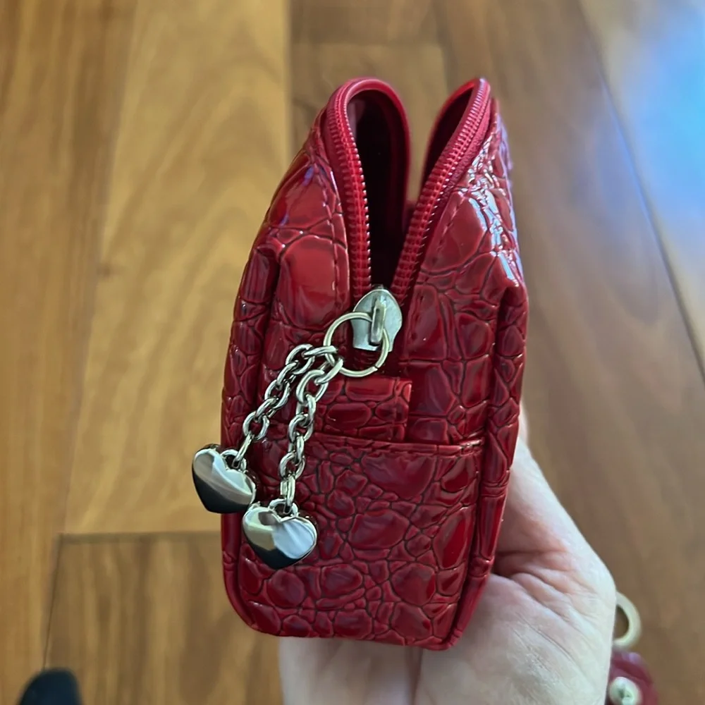 Guess small cosmetic bag and key chain